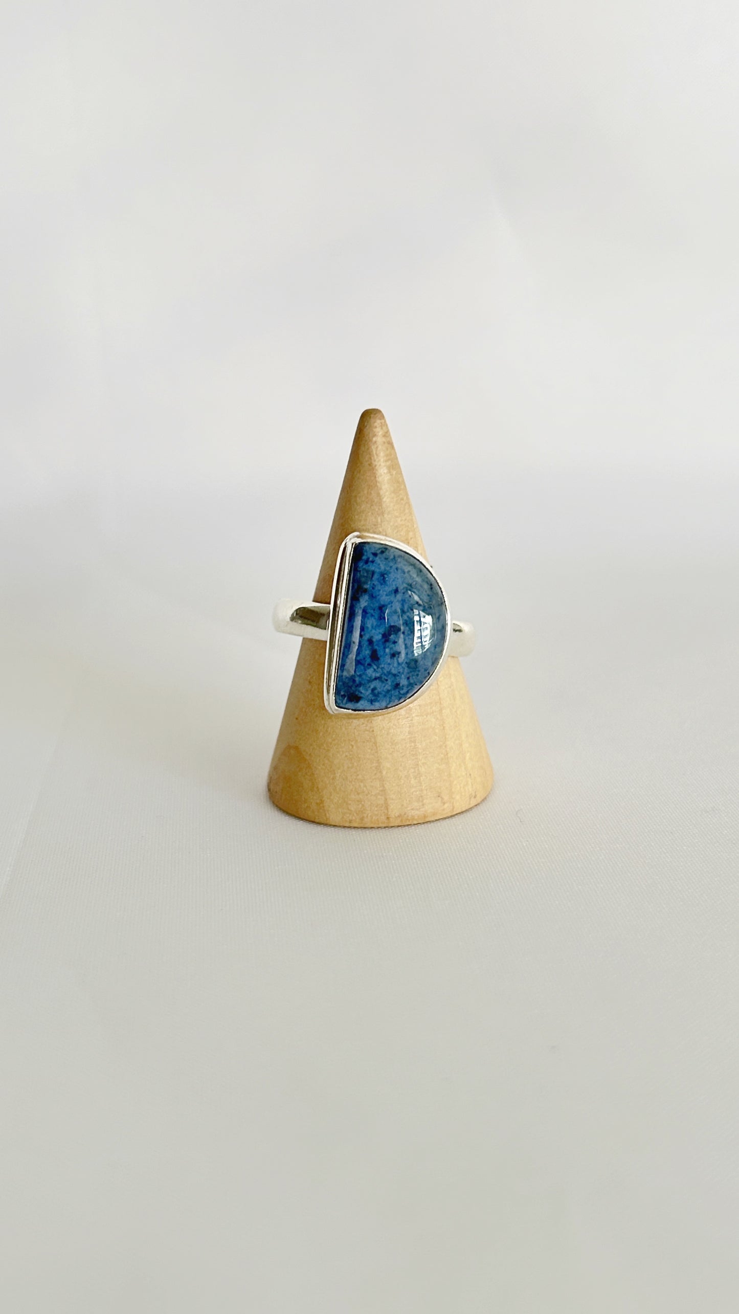 Anillo Medialuna Sodalita