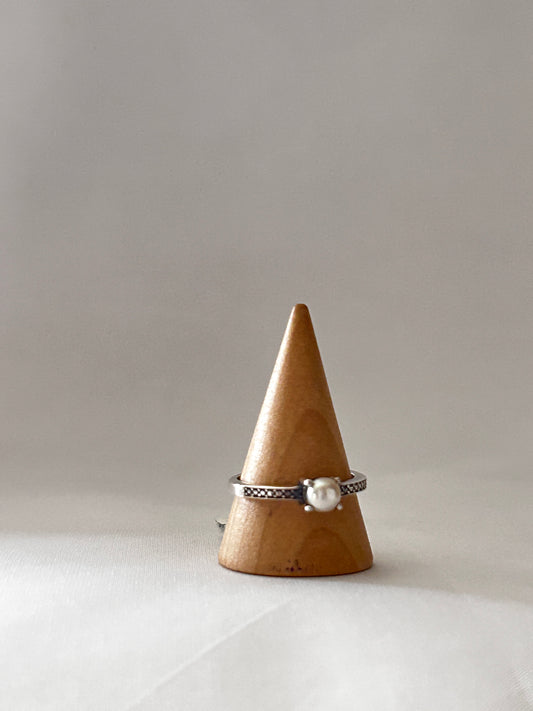 Pearl solitaire ring