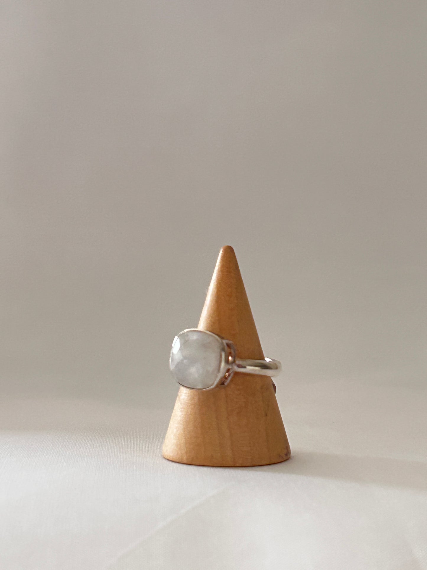 Anillo Cuadratito Piedra Luna