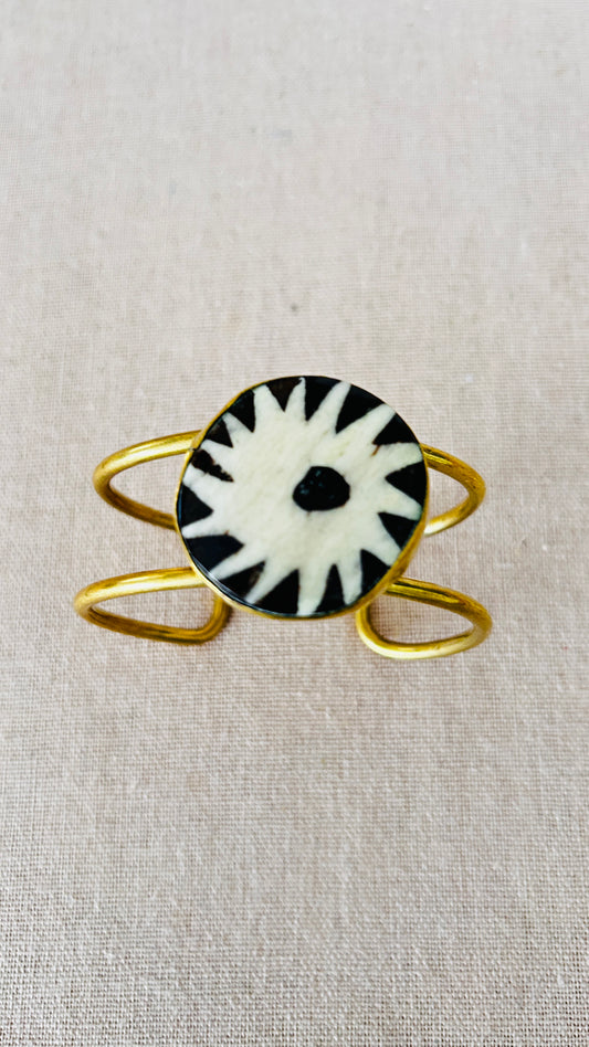 Brazaletes brass y hueso