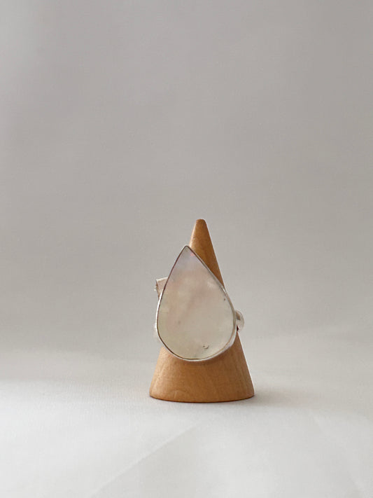 Maxi Mother-of-pearl ring