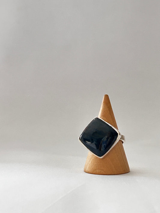 Tiger's eye rhombus ring