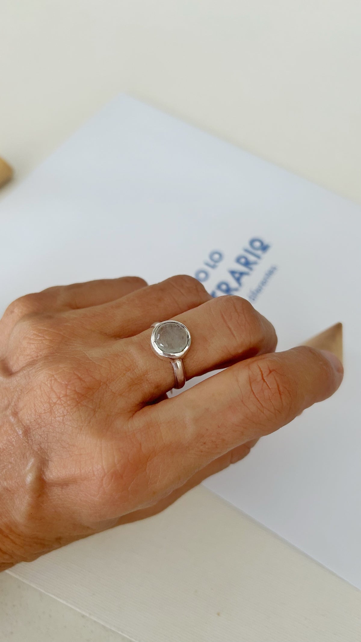 Anillo redondo aguamarina