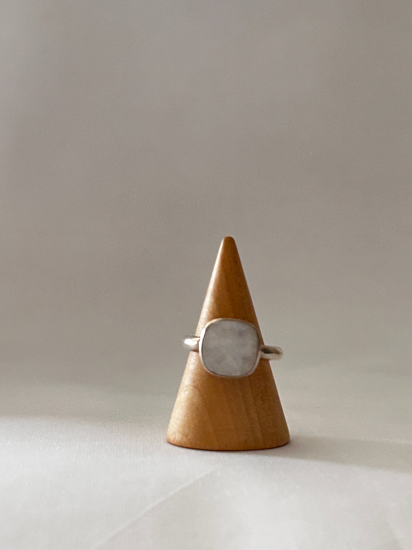 Anillo Cuadratito Piedra Luna