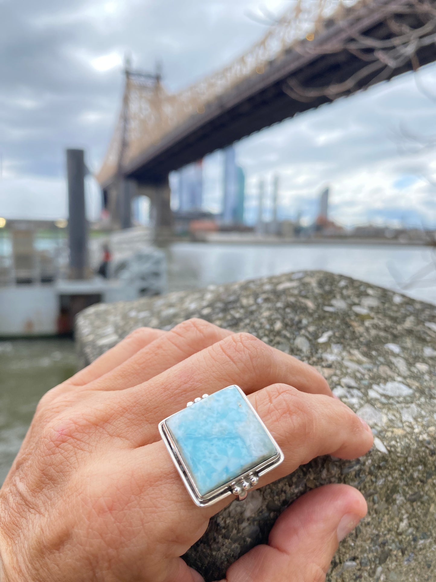 Anillo cuadrado Larimar