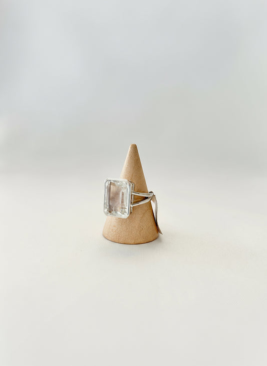 Anillo rectangular zircon