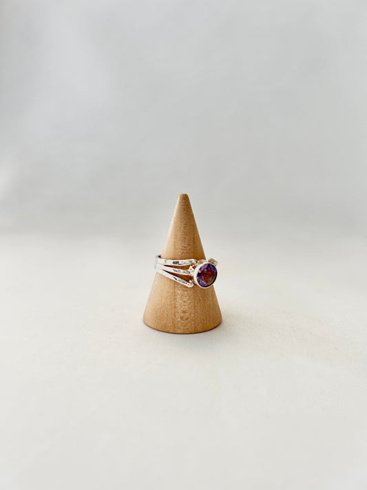 Anillo solitario redondo Amatista