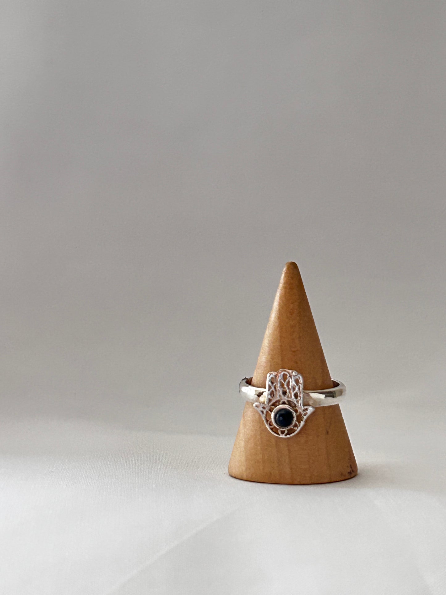 Anillo mini mano hamsa