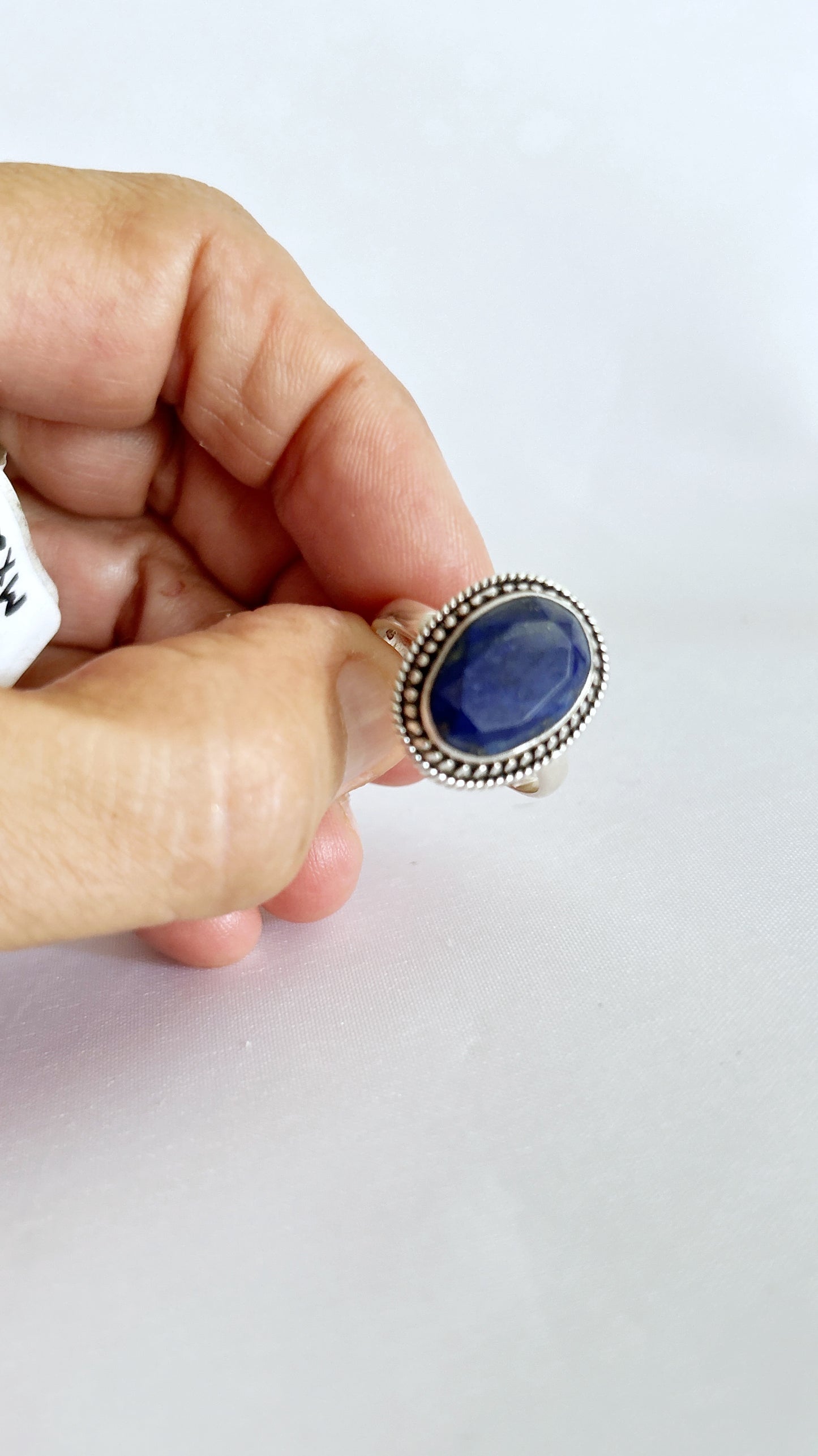 Anillo irregular labrado sodalita