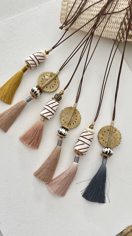 Collar tassel de seda