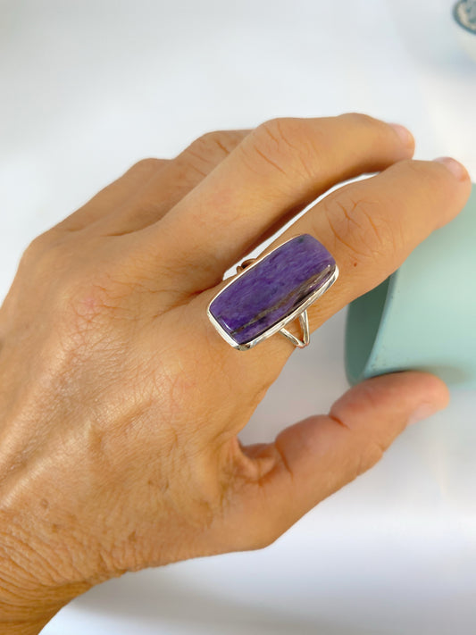 Anillo Purpurita Baguette