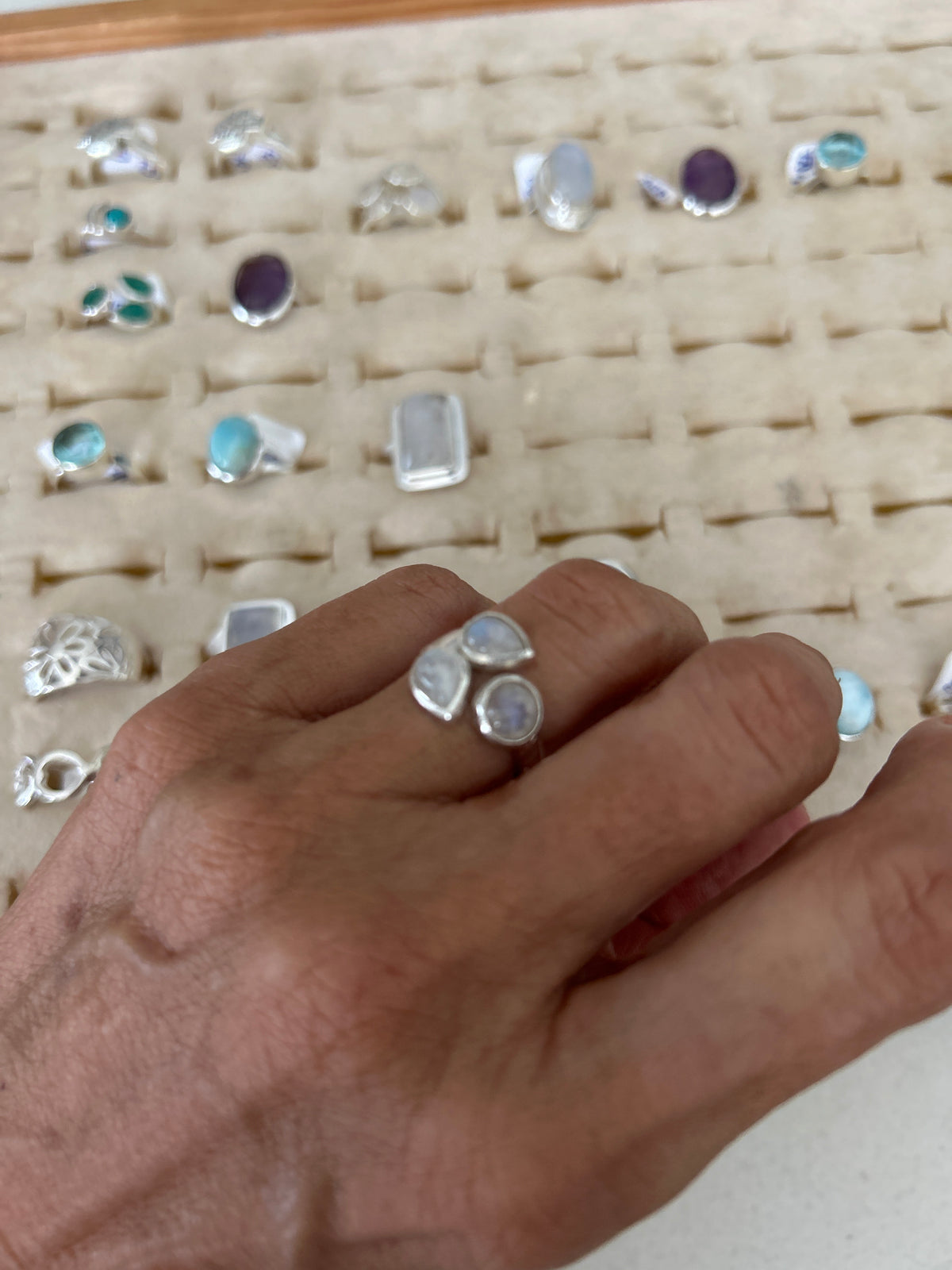Anillo Tri piedra luna