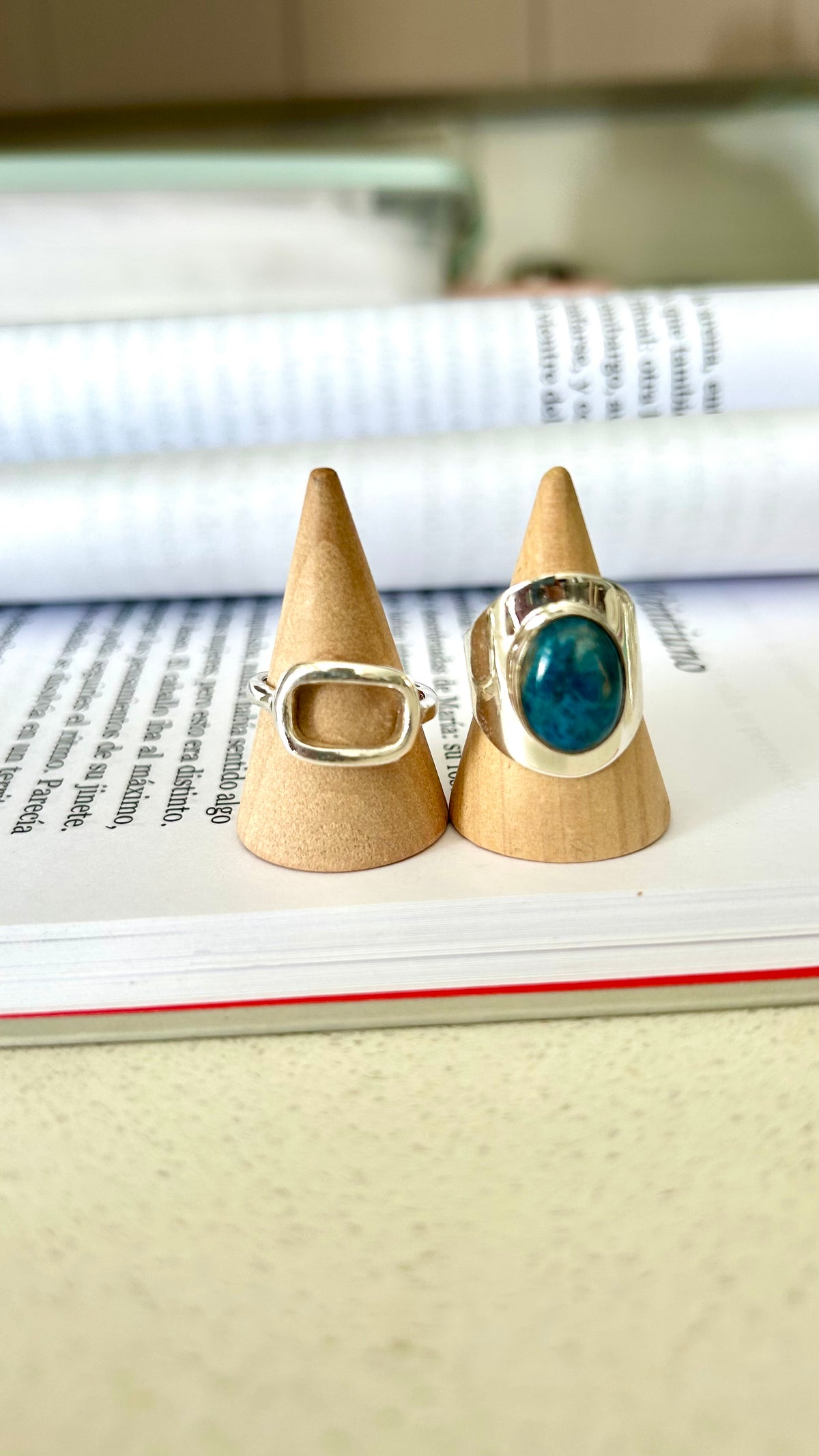 Anillo oval Apatite