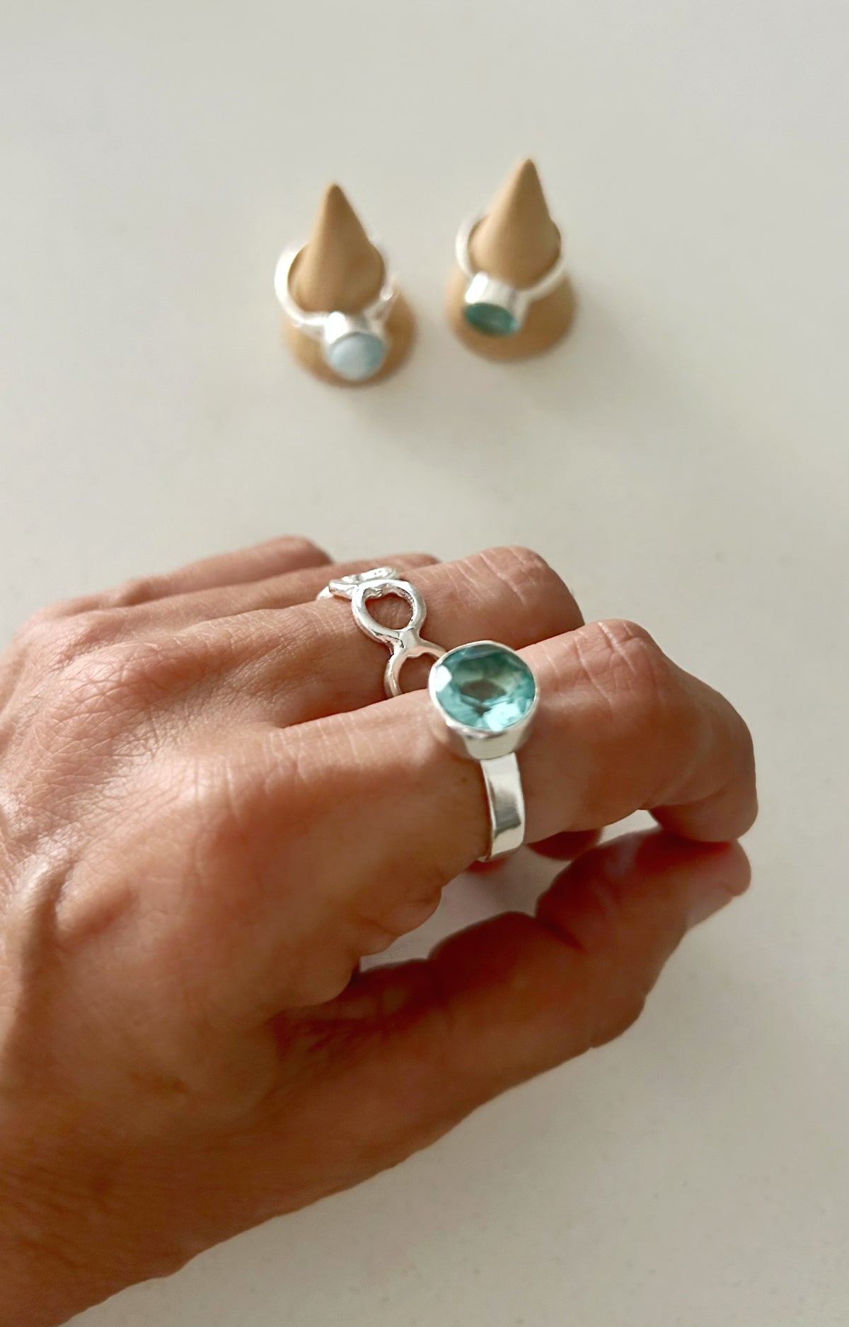 Anillo solitario topacio