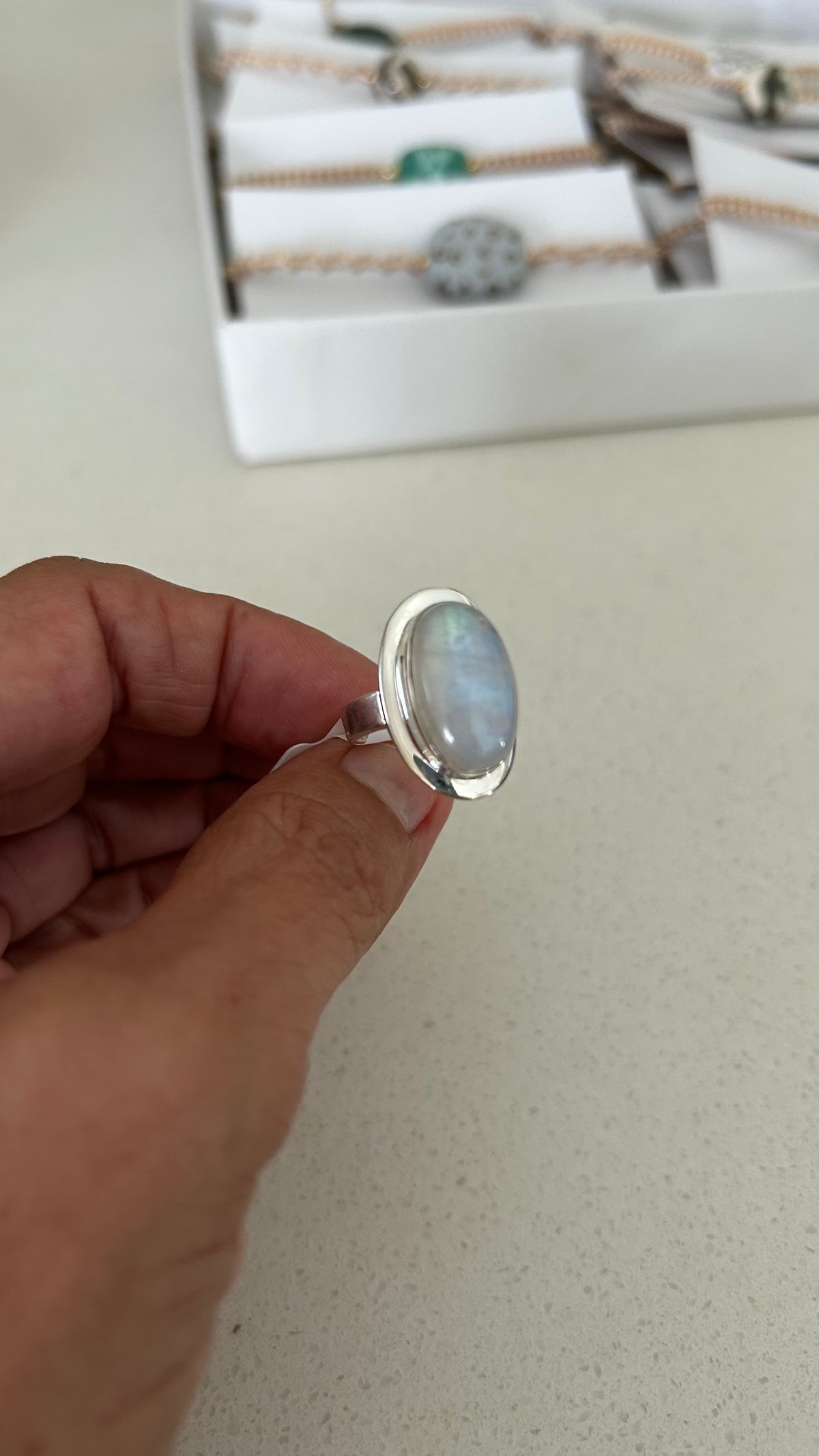 Anillo oval piedra luna