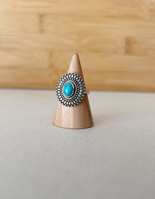 Anillo oval turquesa labrado