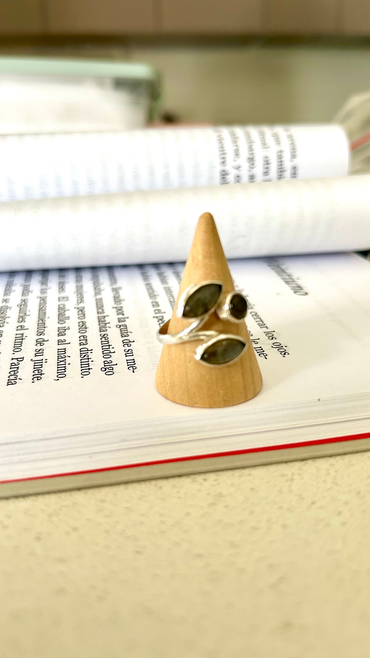 Anillo Tri labradorita