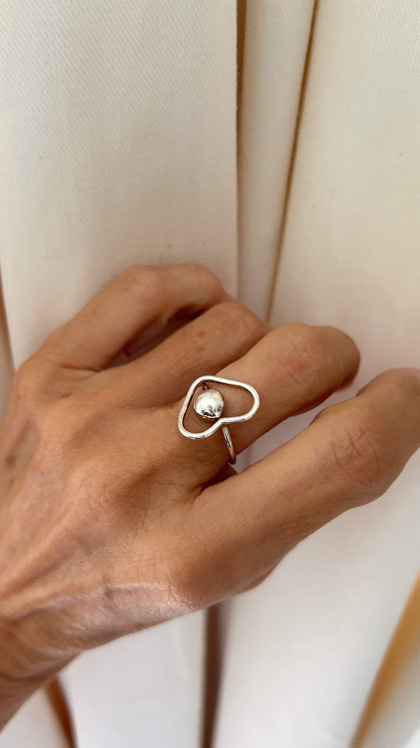 Anillo mini corazon abierto