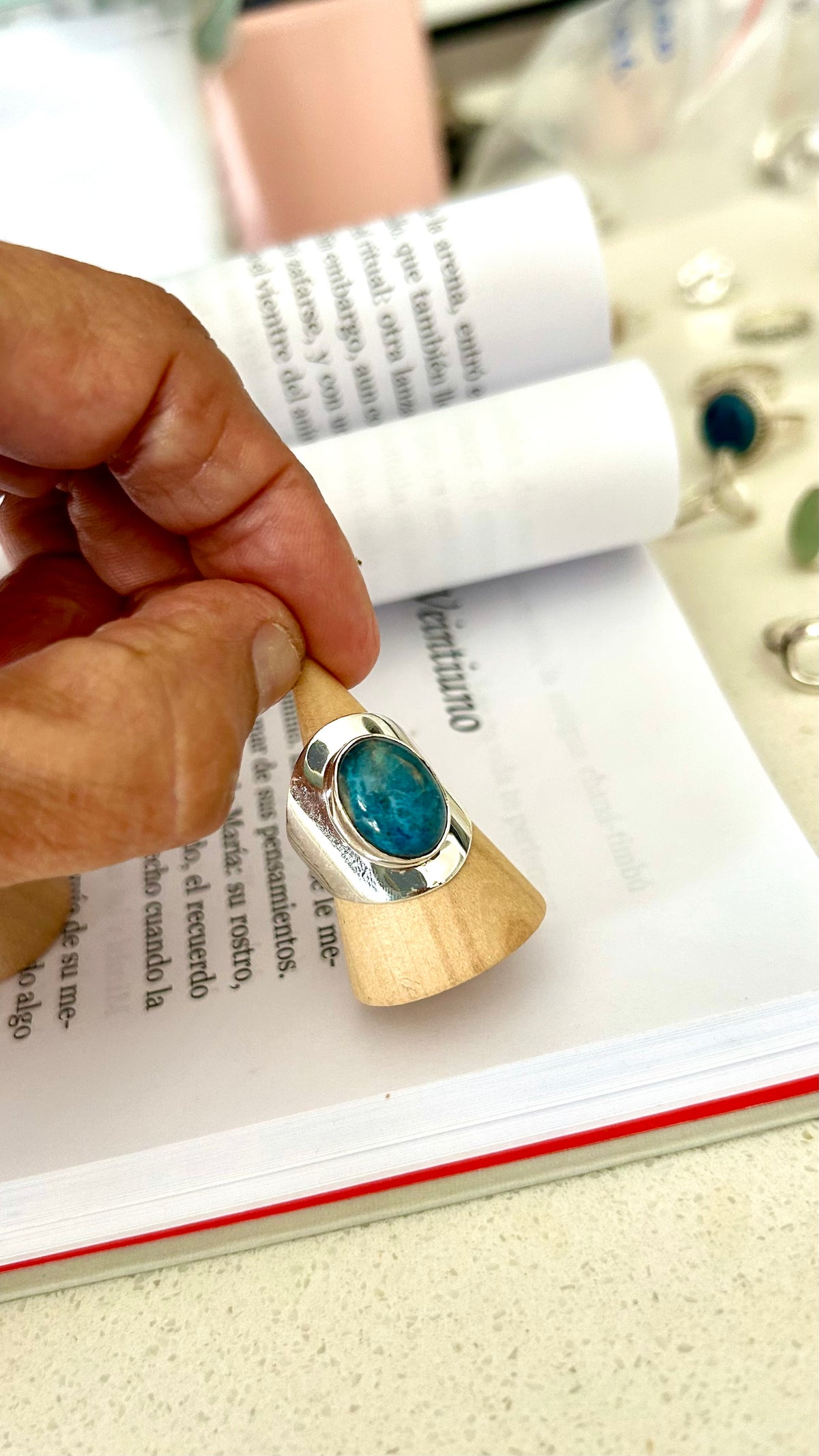 Anillo oval Apatite
